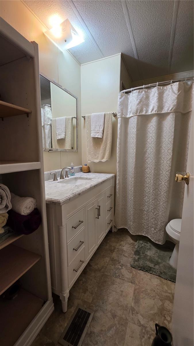 SAMS LEISURE LAKE ESTATES - Residential