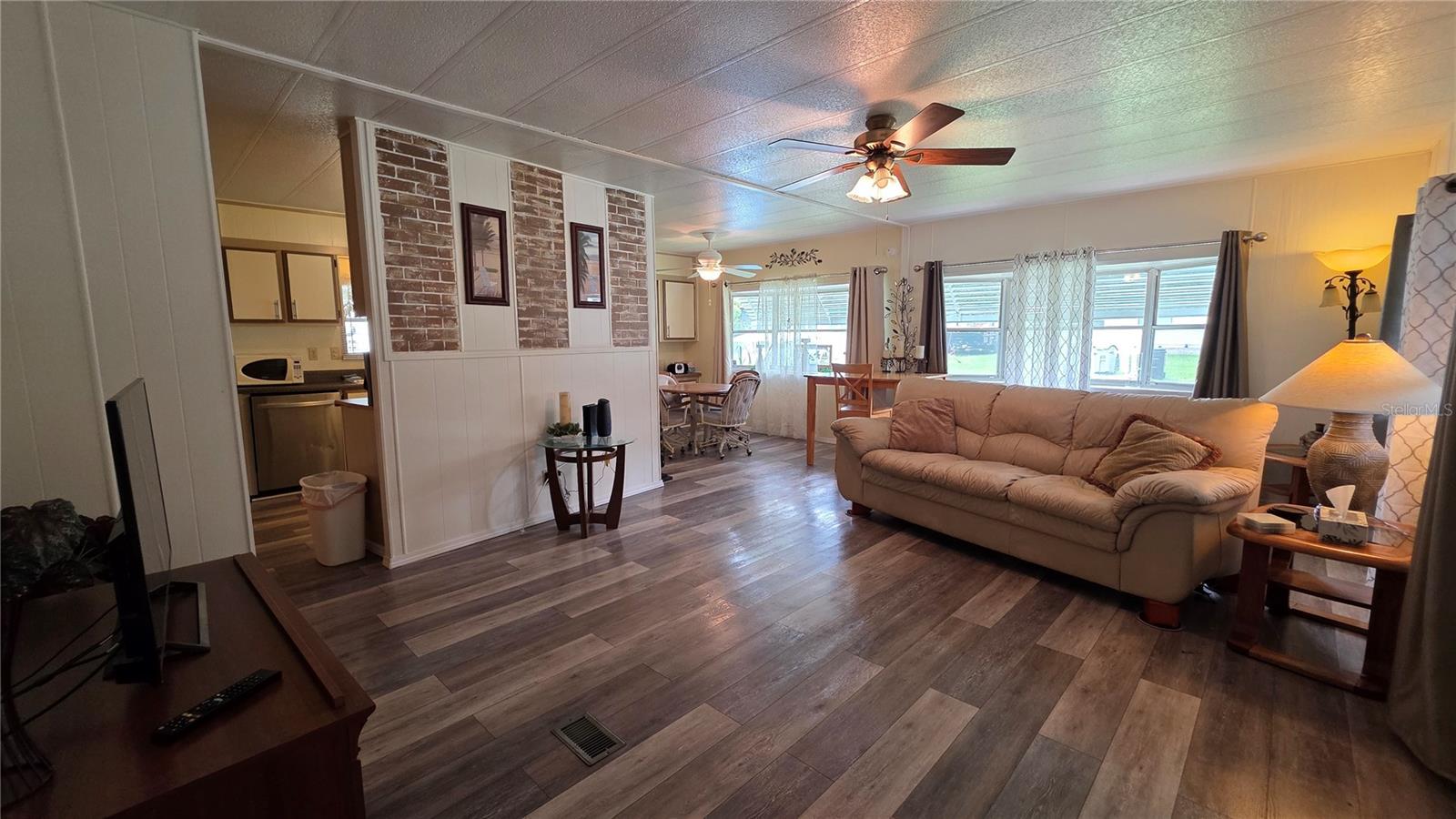 SAMS LEISURE LAKE ESTATES - Residential