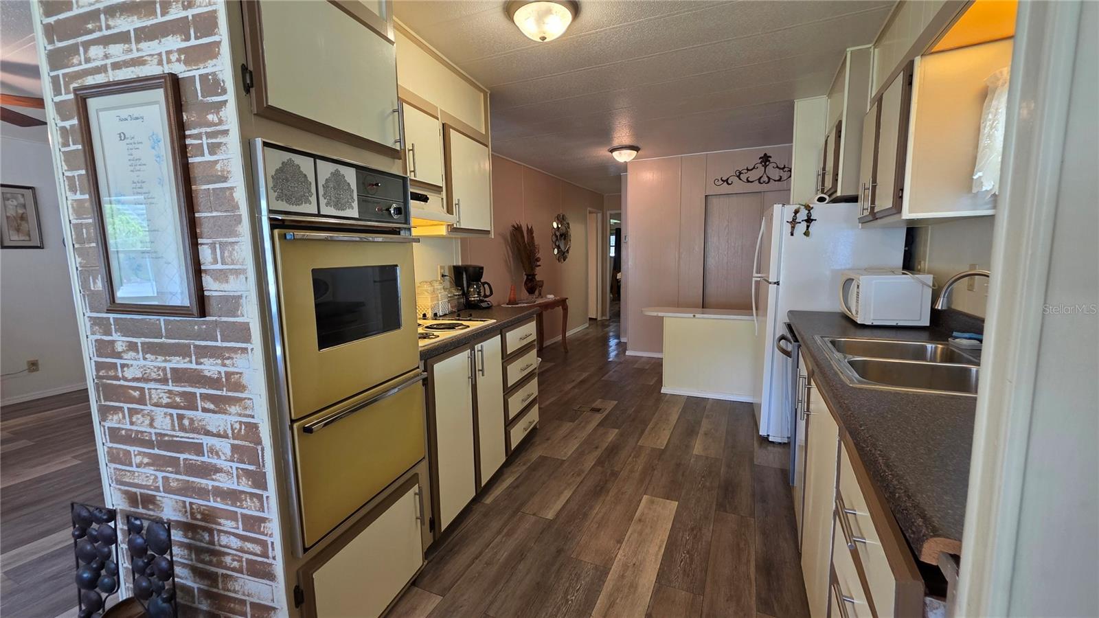 SAMS LEISURE LAKE ESTATES - Residential