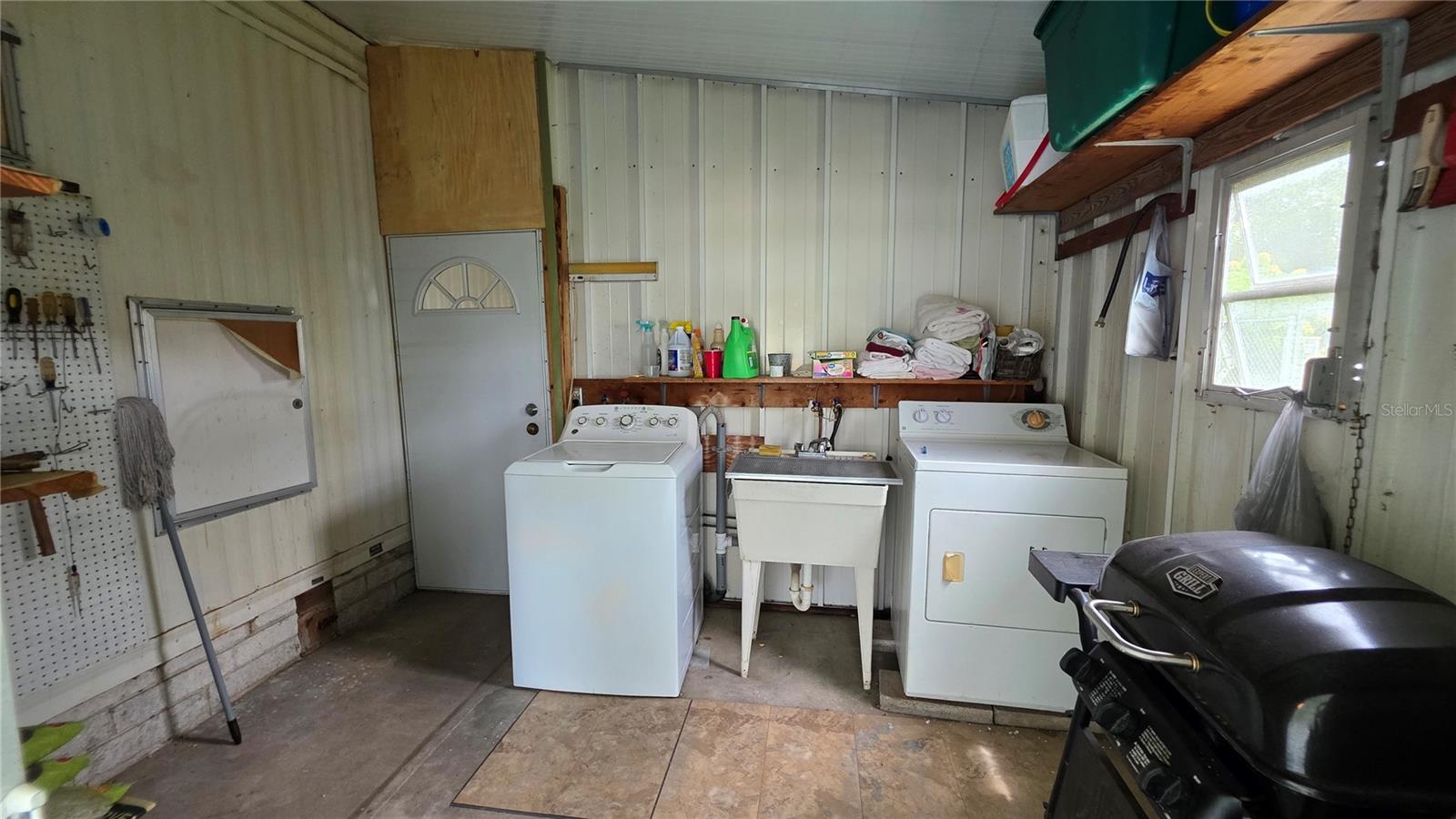 SAMS LEISURE LAKE ESTATES - Residential