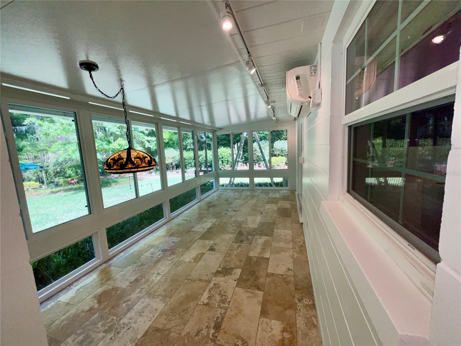 MAPLE HILL - Residential