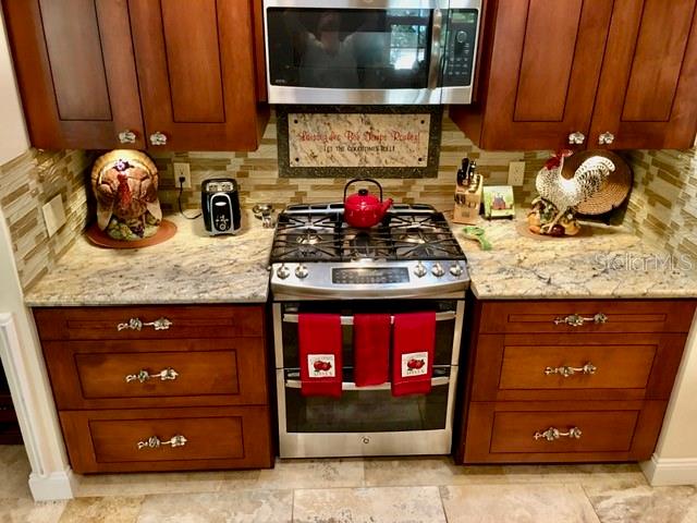 MAPLE HILL - Residential