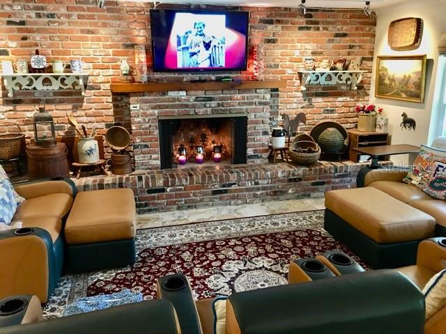 MAPLE HILL - Residential