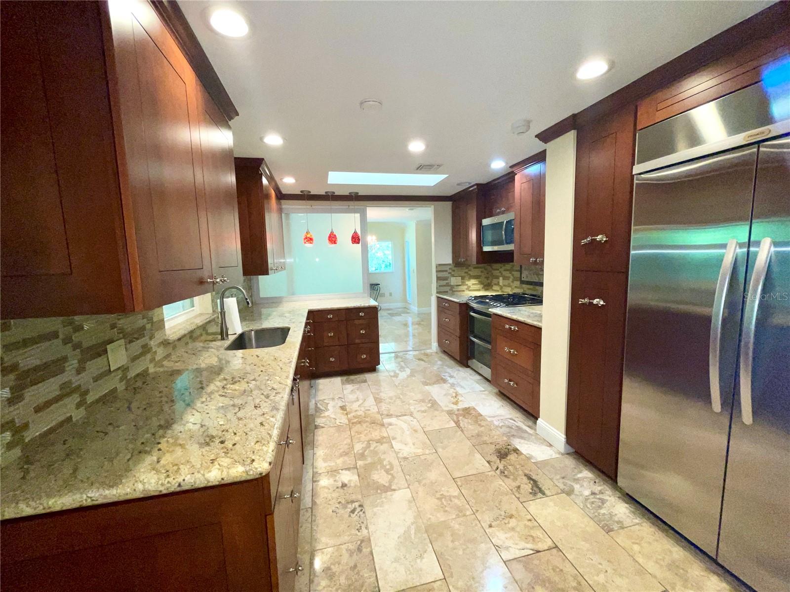 MAPLE HILL - Residential