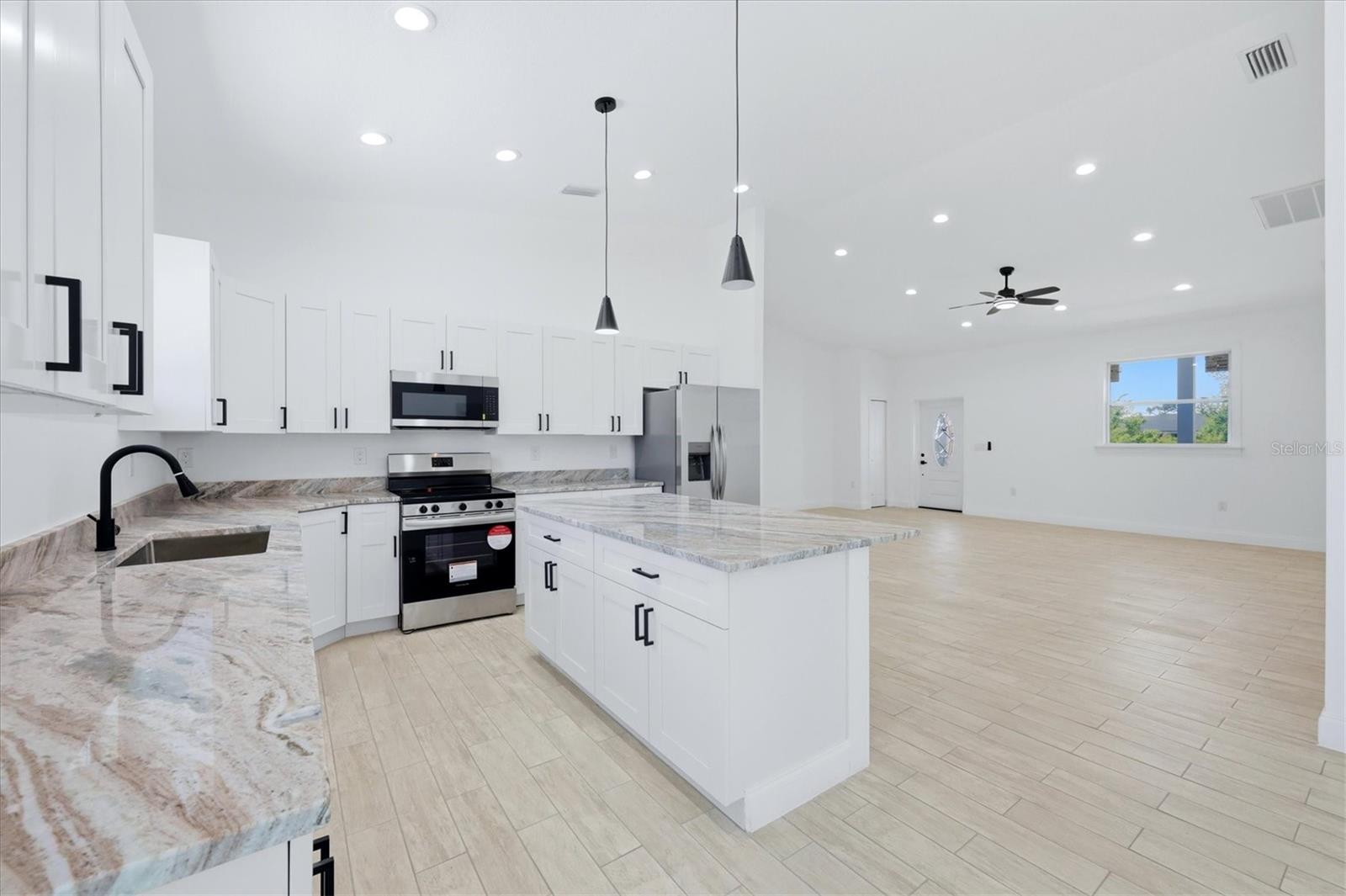 ROTONDA SANDS - Residential