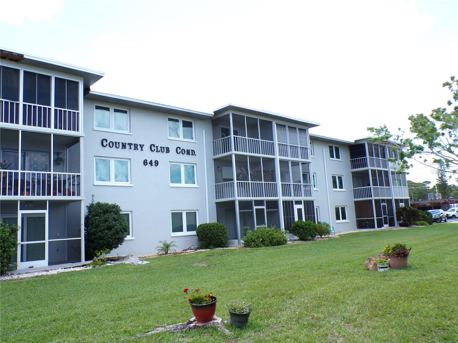 COUNTRY CLUB APTS - Residential Lease