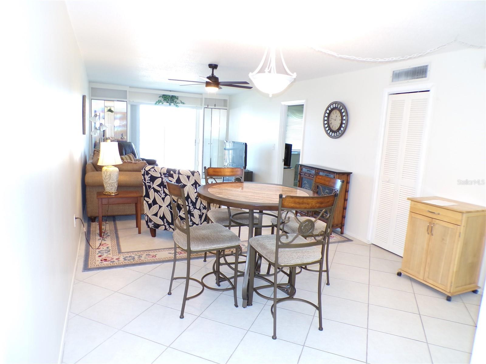 COUNTRY CLUB APTS - Residential Lease