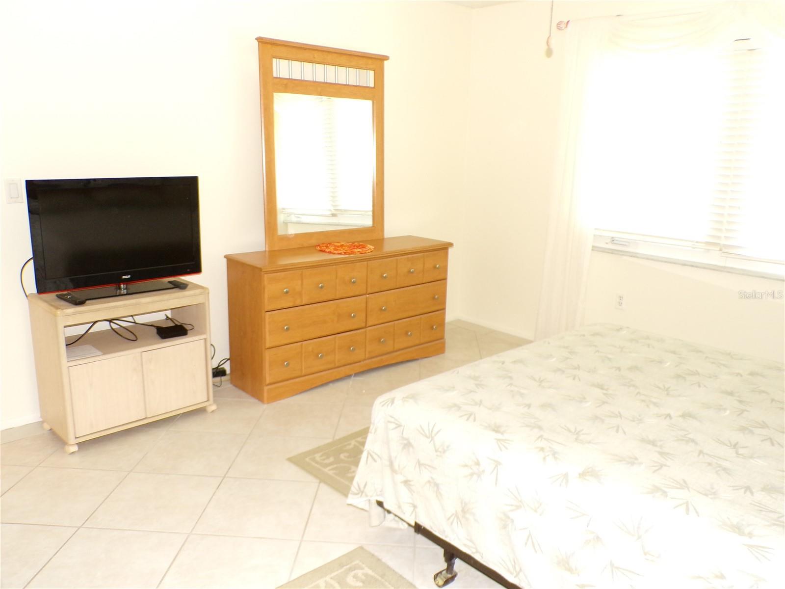 COUNTRY CLUB APTS - Residential Lease