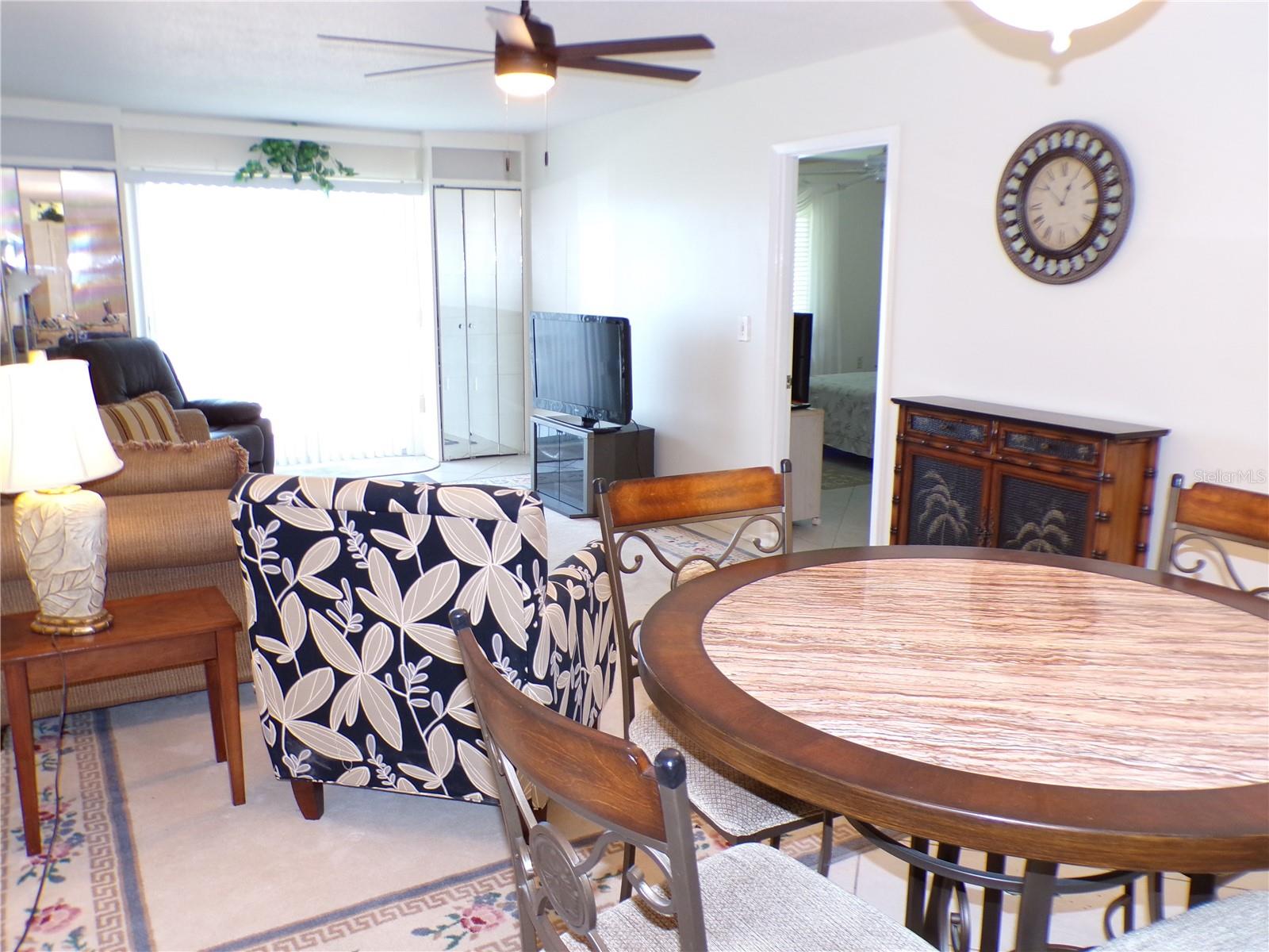 COUNTRY CLUB APTS - Residential Lease