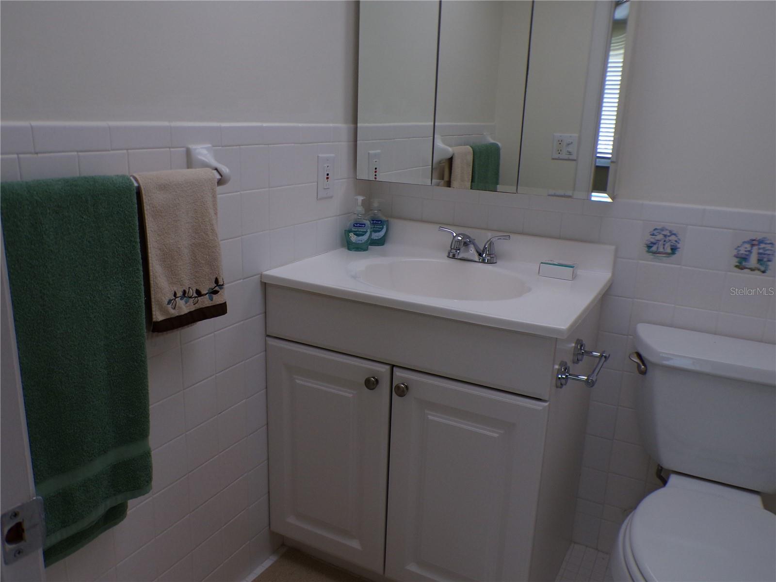 COUNTRY CLUB APTS - Residential Lease