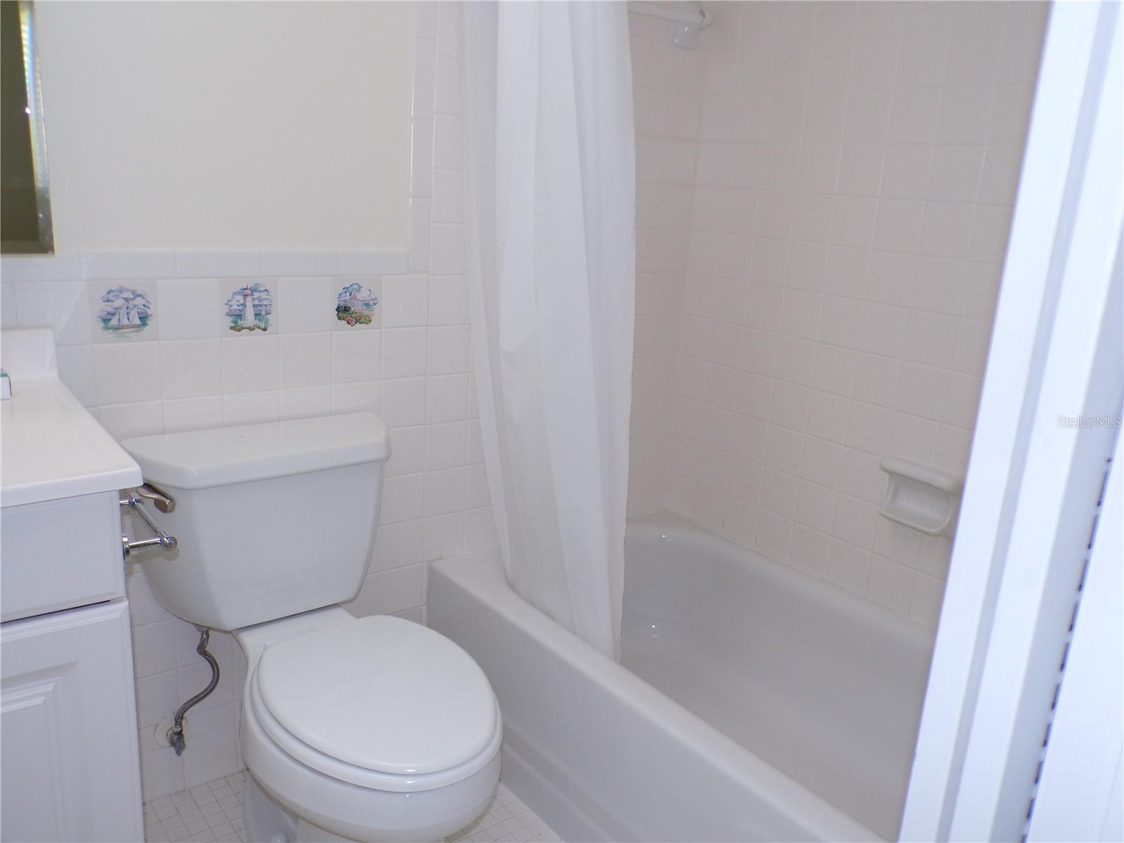 COUNTRY CLUB APTS - Residential Lease