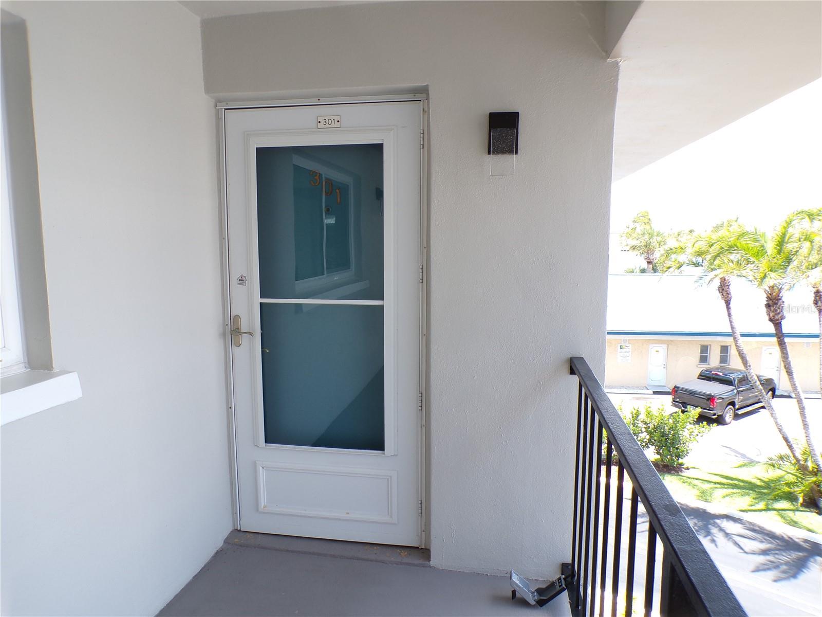 COUNTRY CLUB APTS - Residential Lease