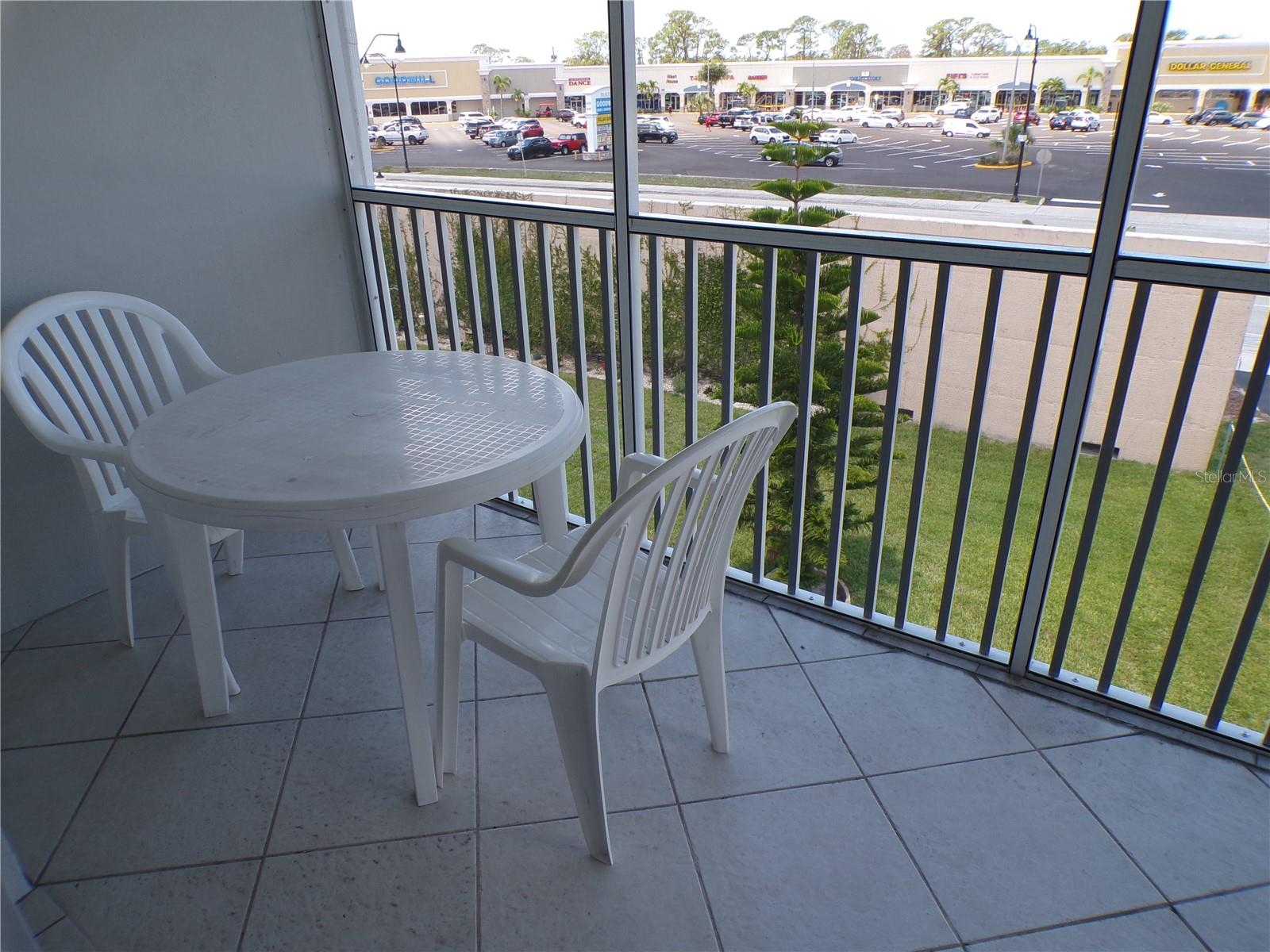 COUNTRY CLUB APTS - Residential Lease