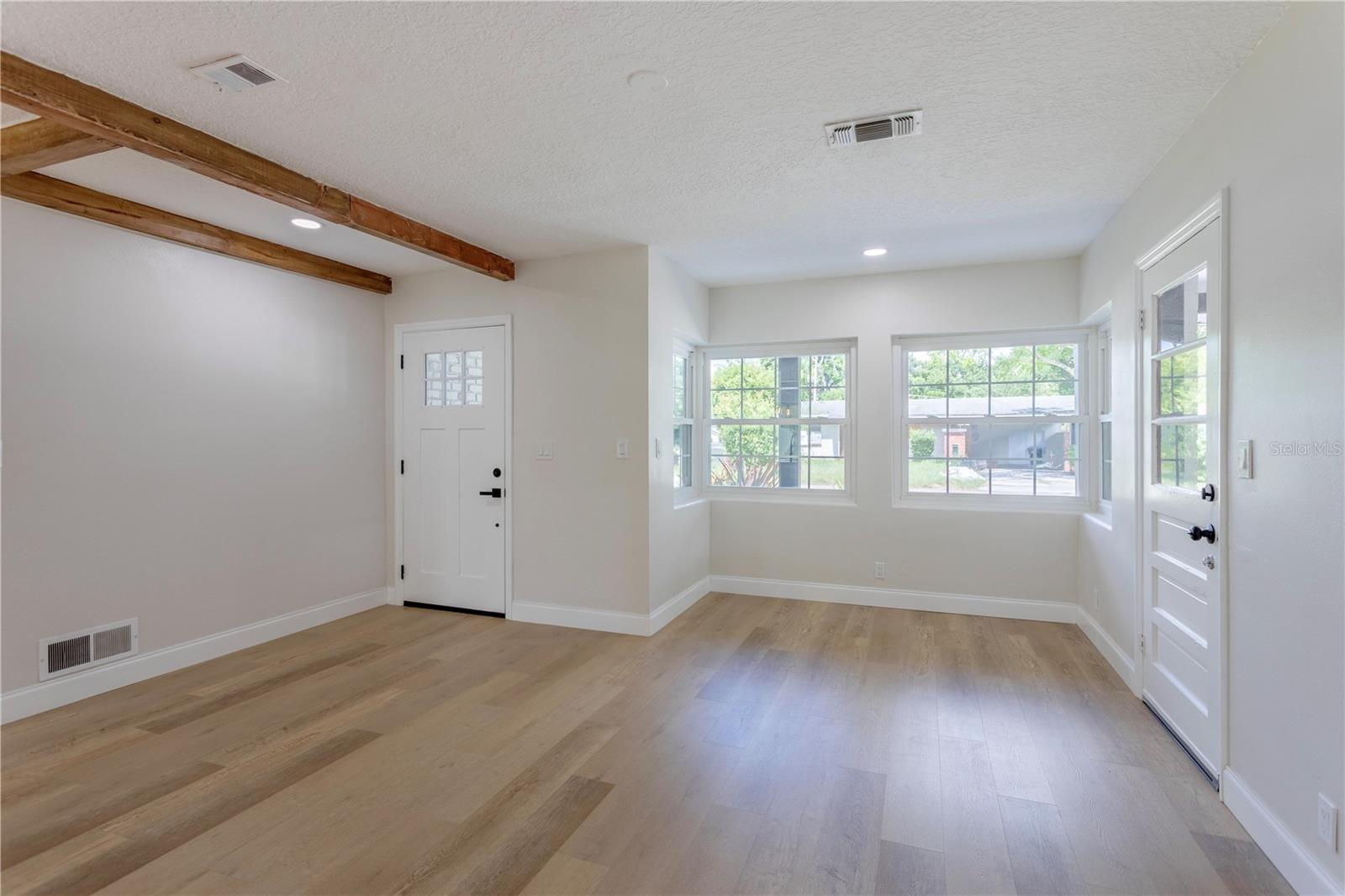 1801 PALM LANE