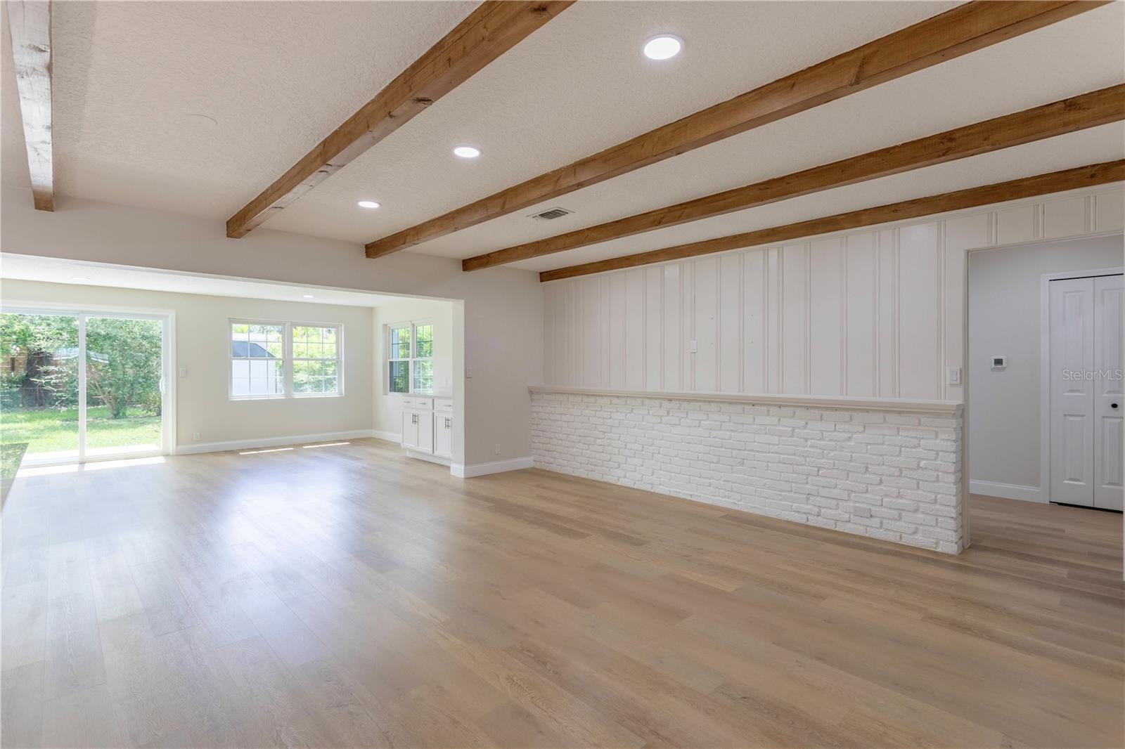 1801 PALM LANE
