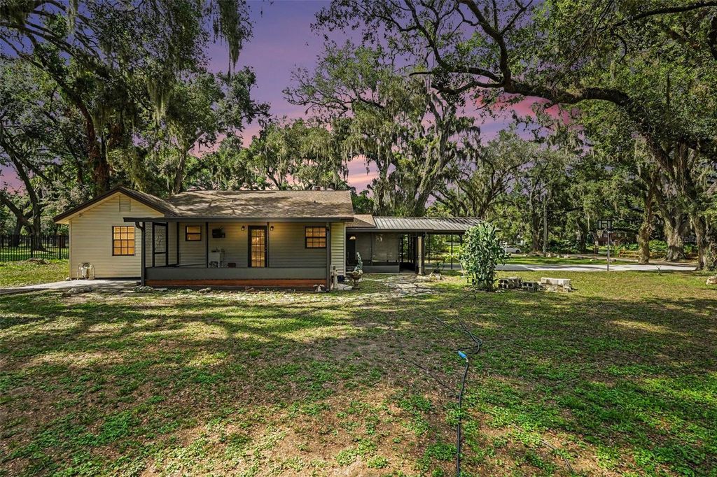 Photo of 231 Duke Simms Road, Brandon, FL 33511 (MLS # TB8514240)