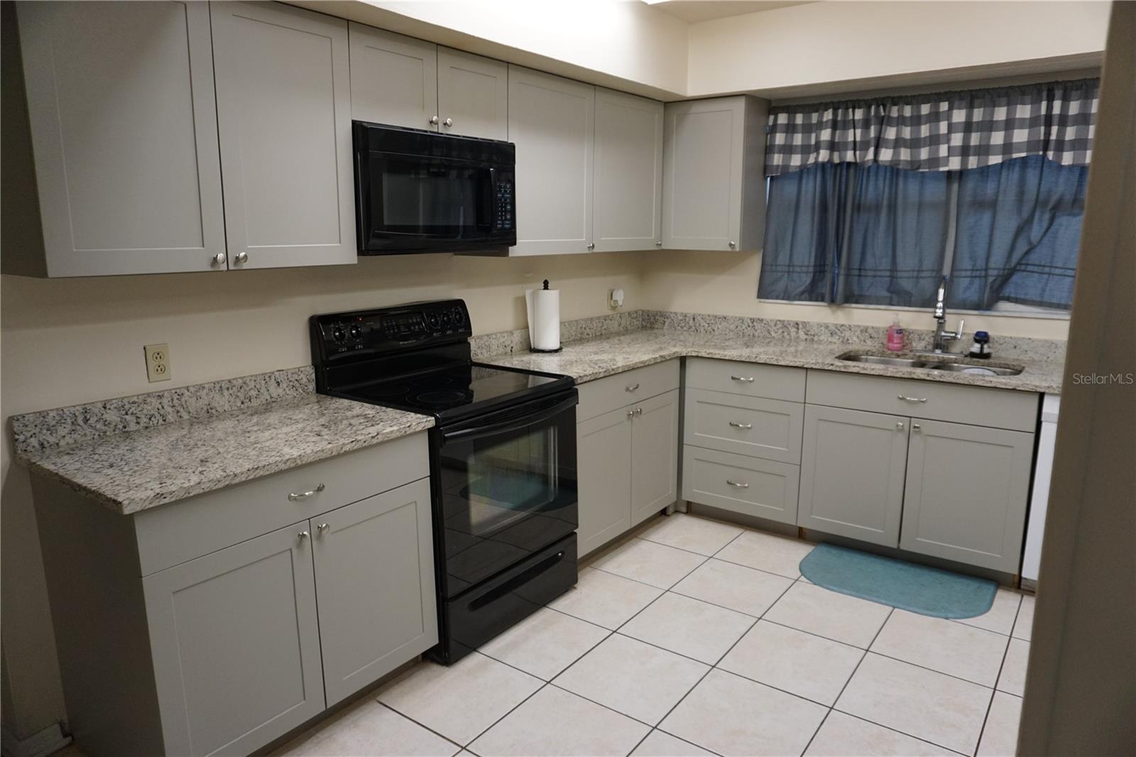 BRANDON SPANISH OAKS SUB - Residential Lease