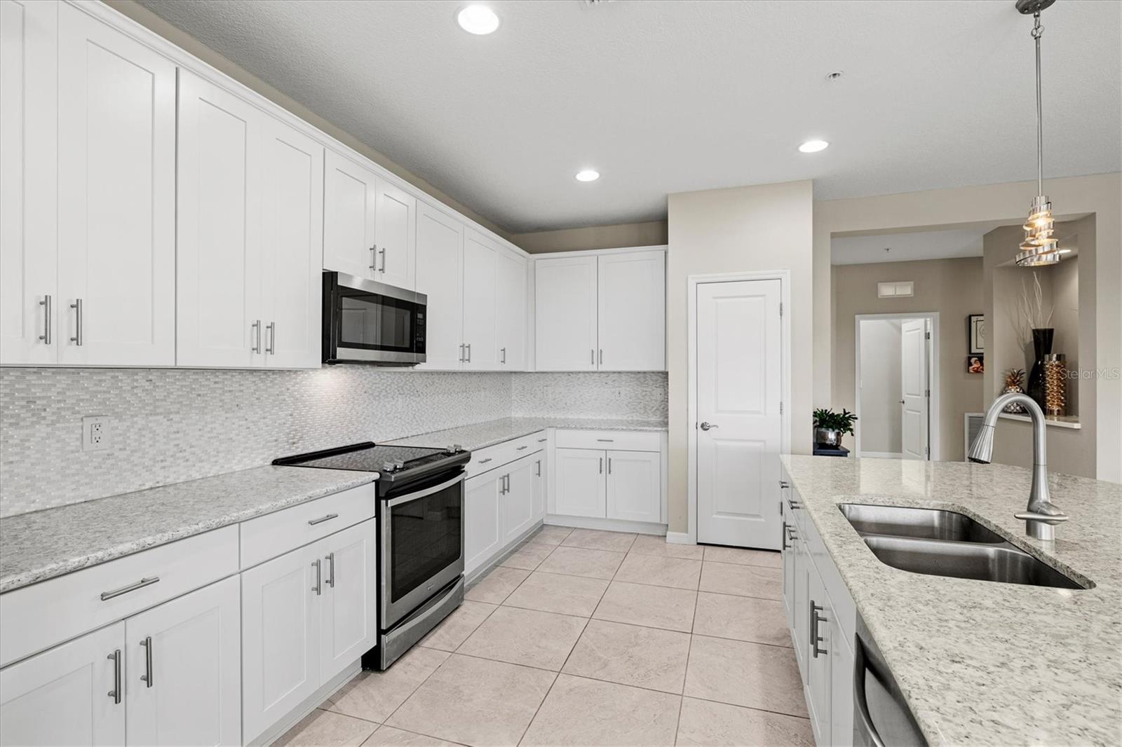 SARASOTA NATIONAL - Residential