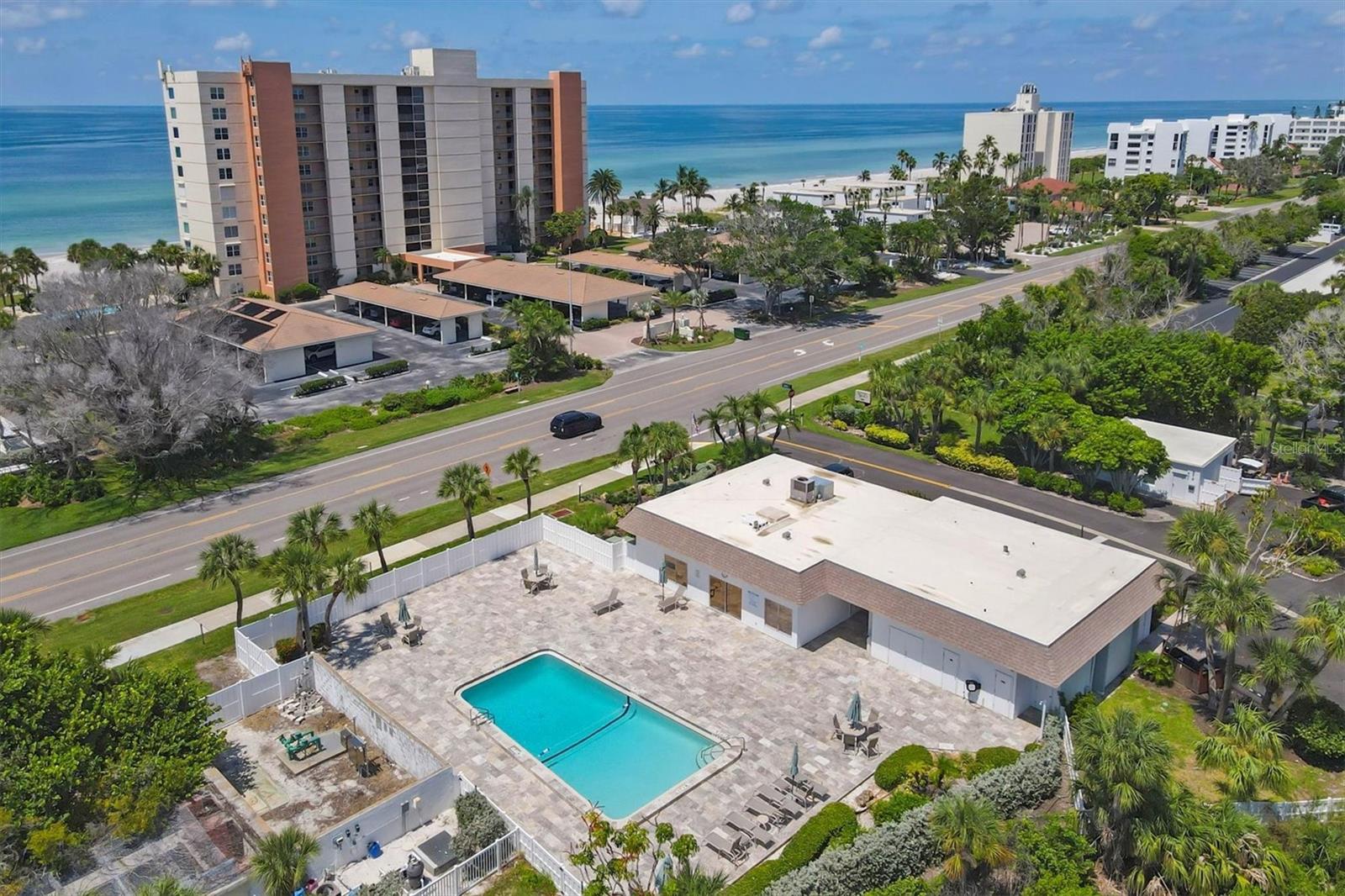 SUTTON PLACE - Residential