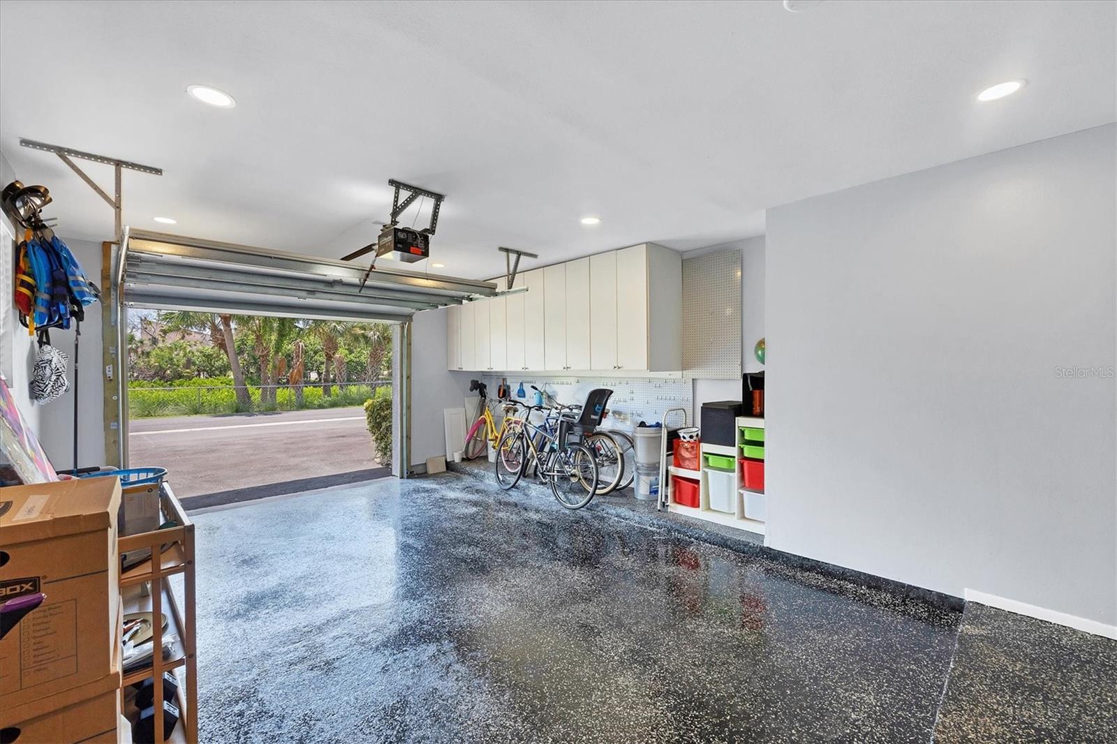 SUTTON PLACE - Residential