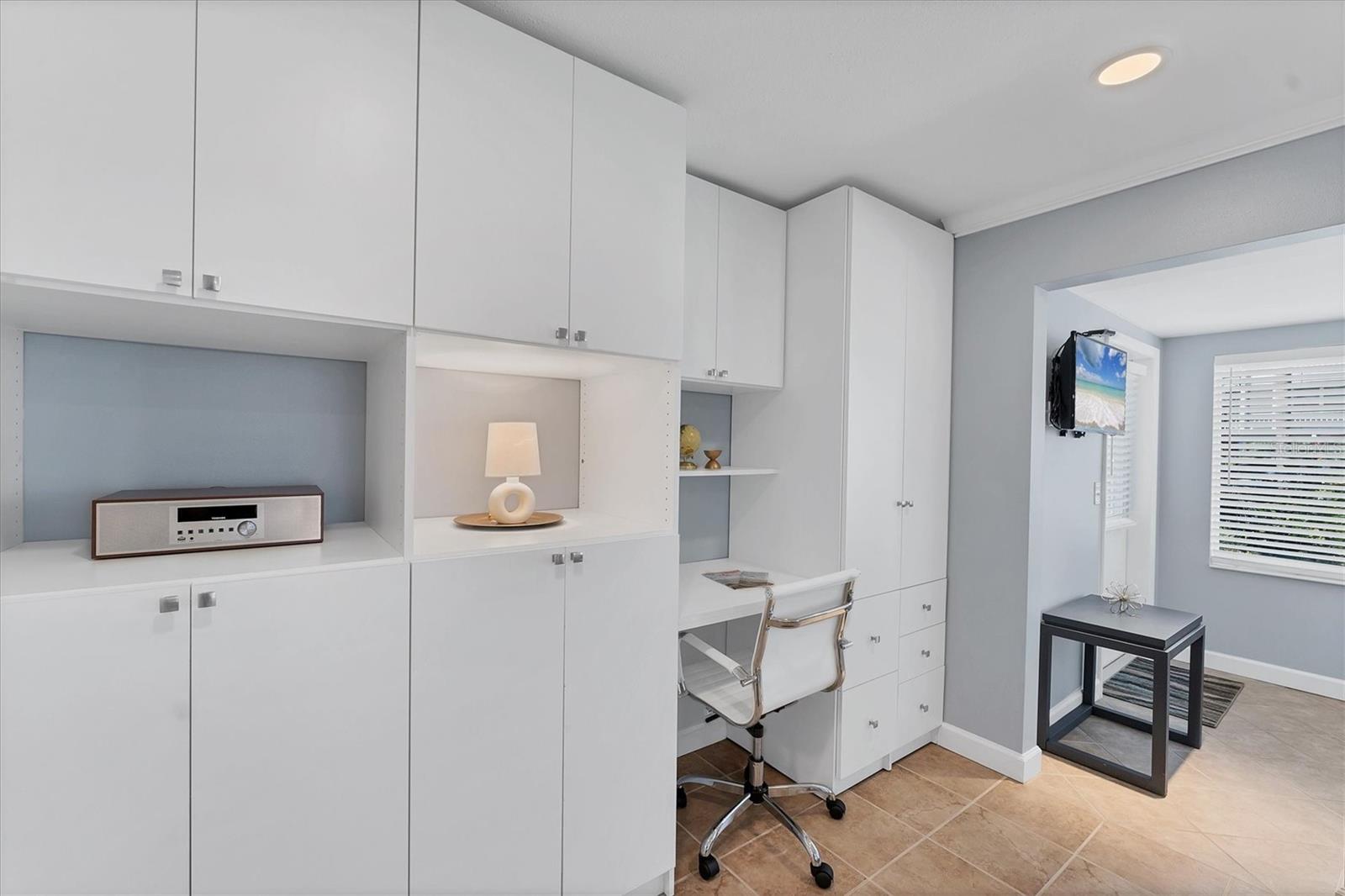 SUTTON PLACE - Residential