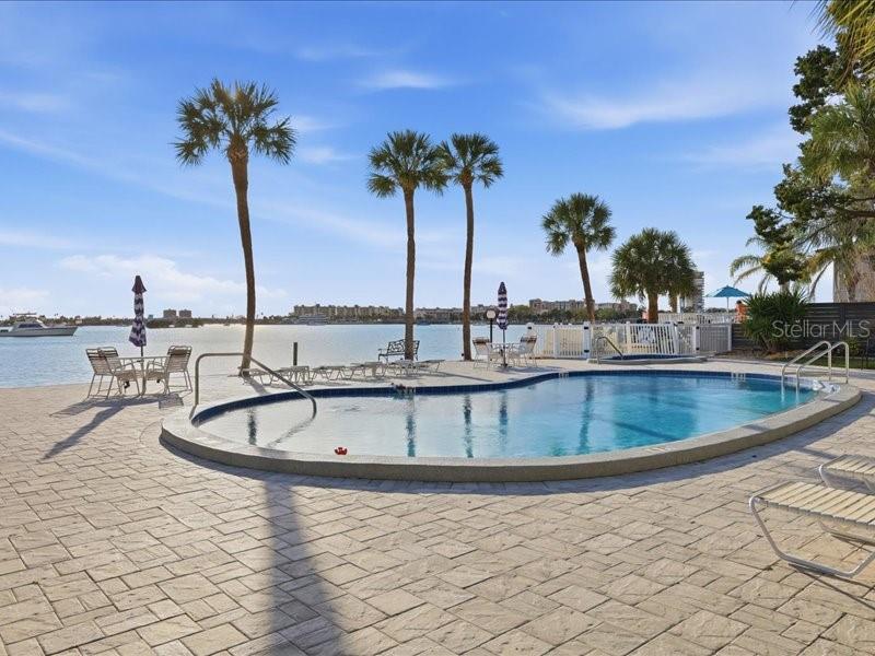 HEMINGWAY CONDO THE - Residential