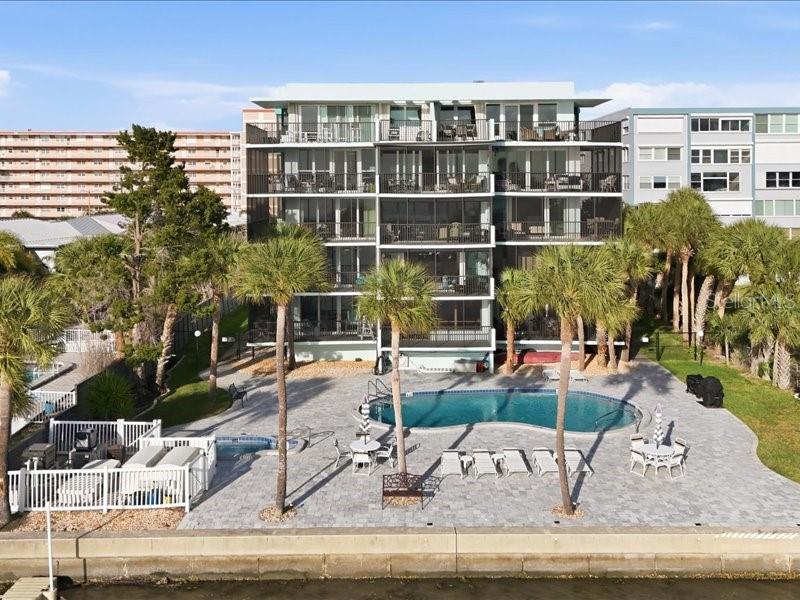 HEMINGWAY CONDO THE - Residential