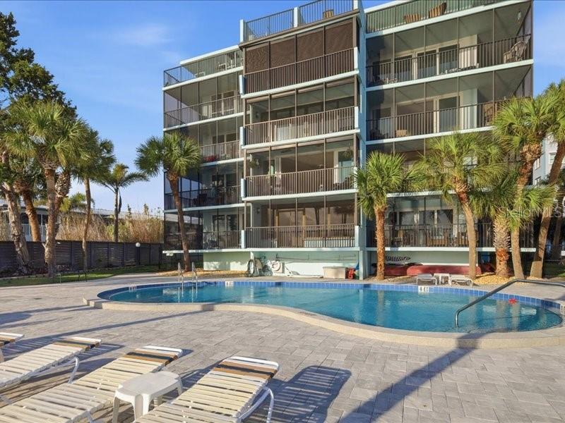 HEMINGWAY CONDO THE - Residential