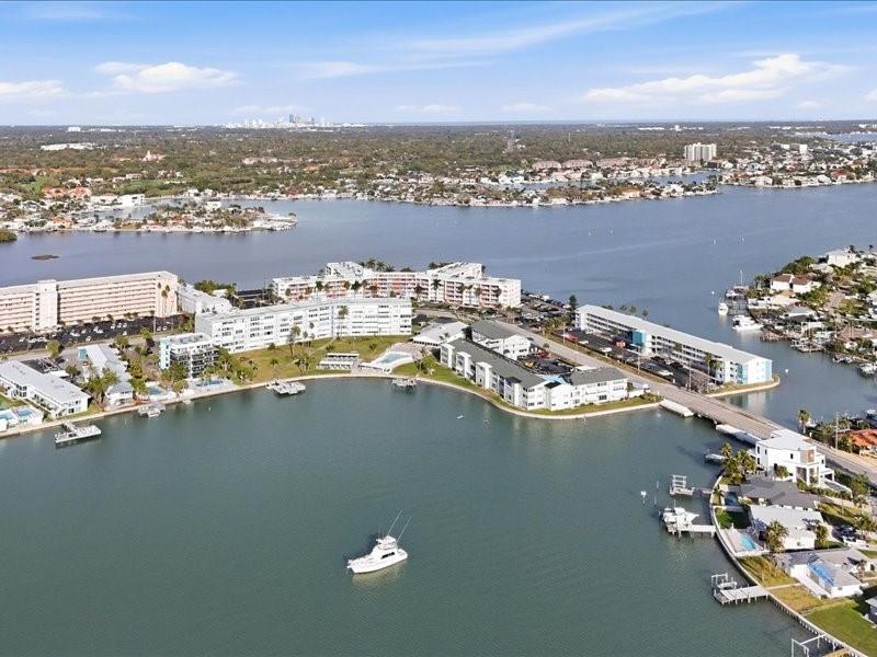 HEMINGWAY CONDO THE - Residential