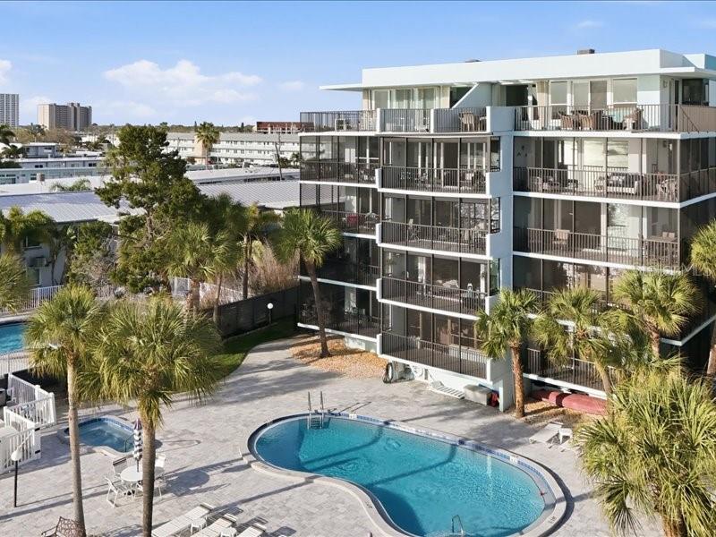 HEMINGWAY CONDO THE - Residential