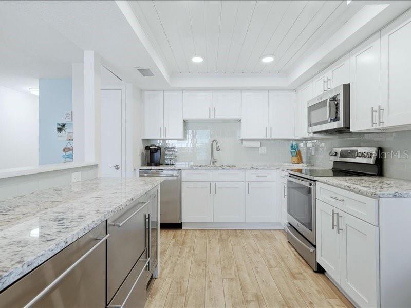 HEMINGWAY CONDO THE - Residential