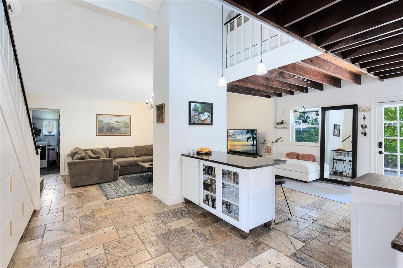 2330 NARCISSUS AVENUE