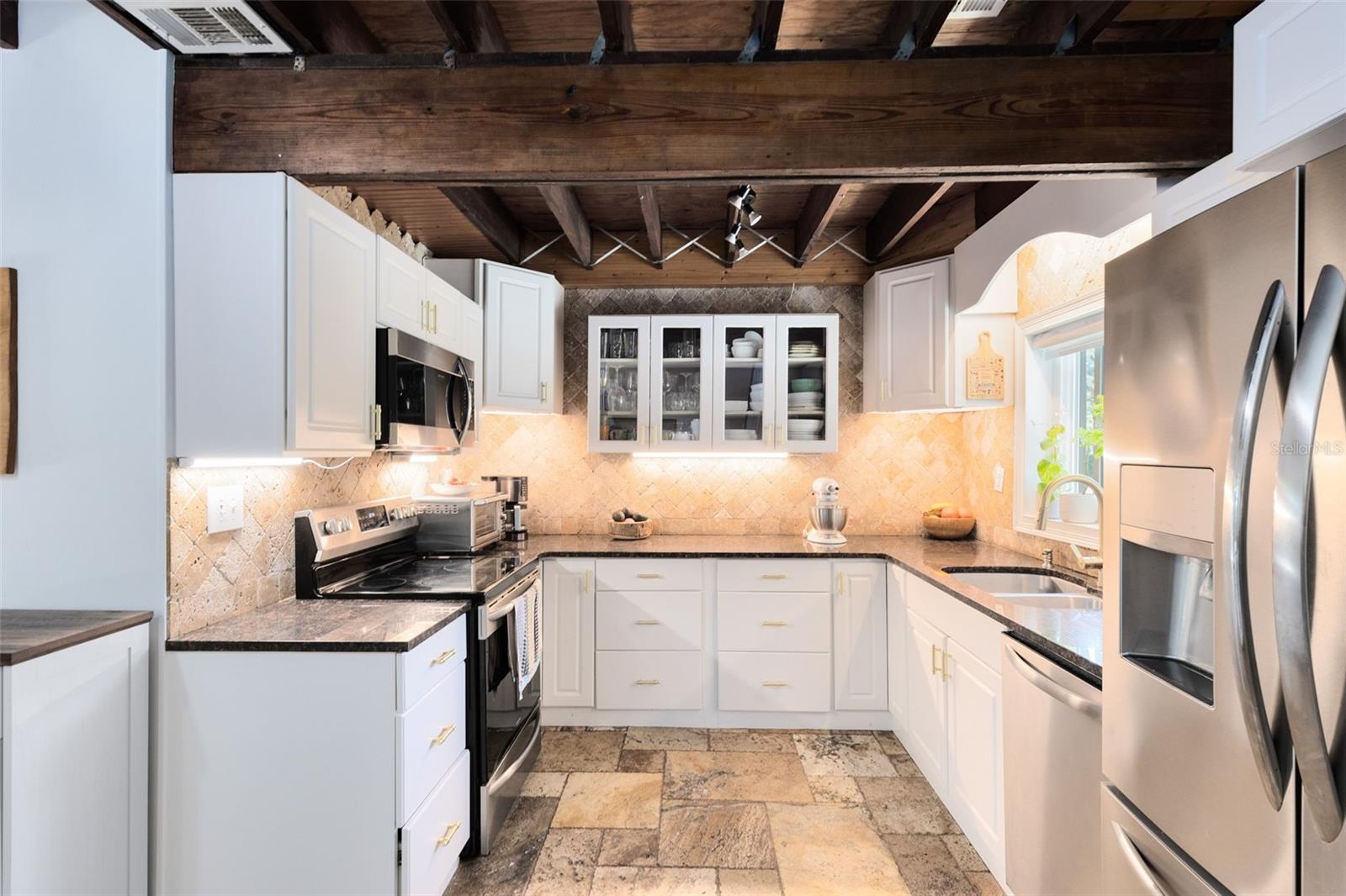 2330 NARCISSUS AVENUE