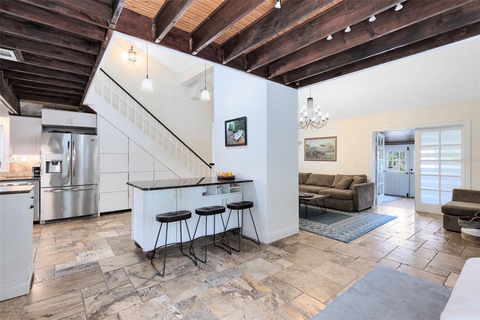 2330 NARCISSUS AVENUE