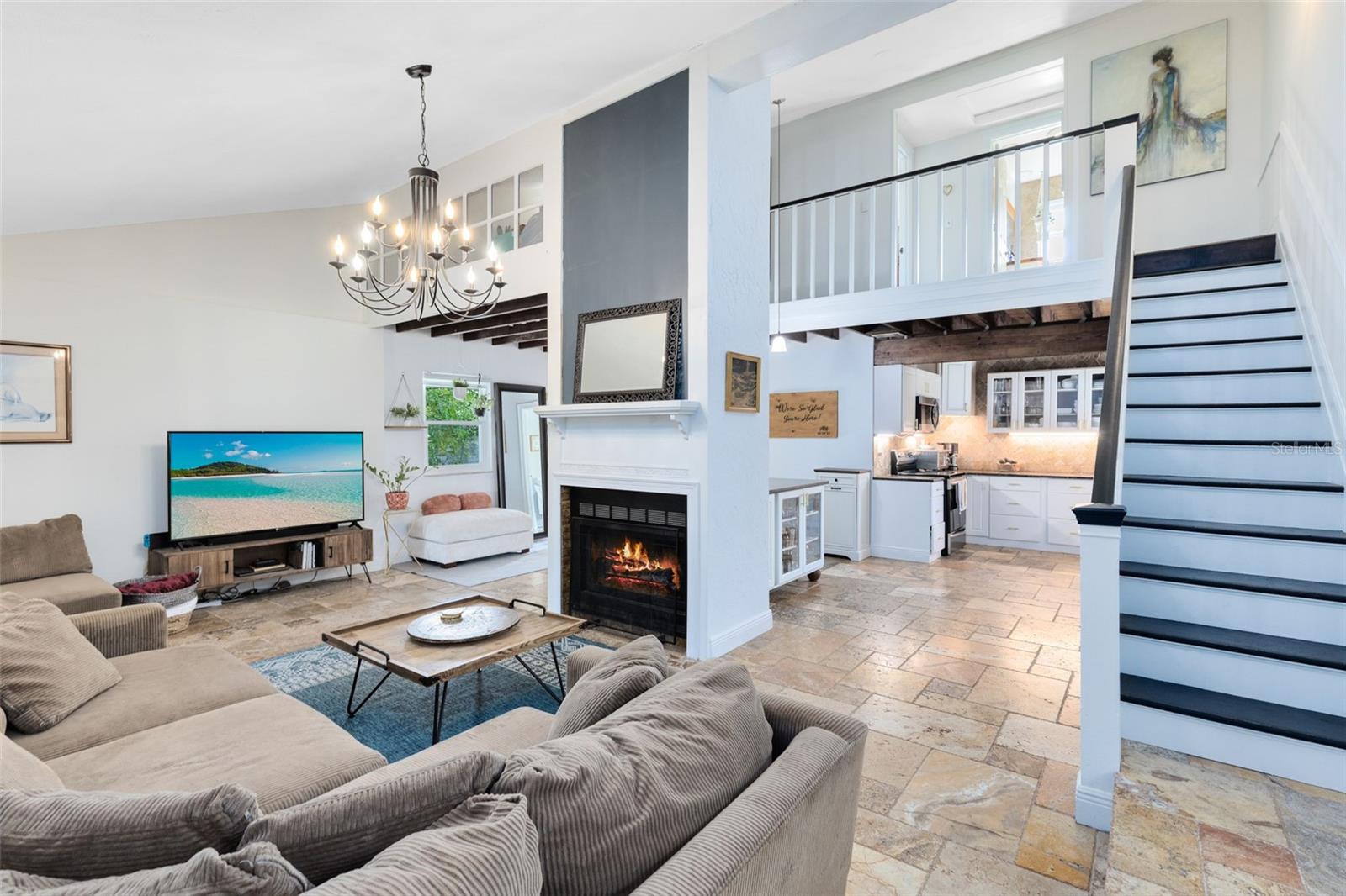 2330 NARCISSUS AVENUE