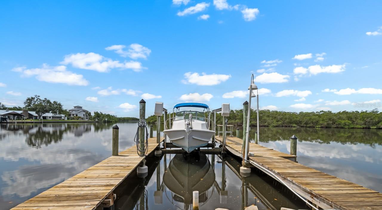 CAREYS PIRATE POINT - Residential