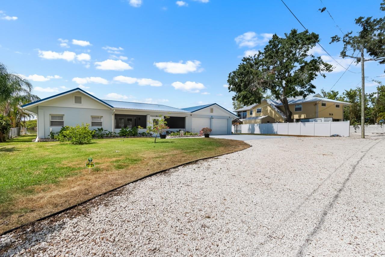 CAREYS PIRATE POINT - Residential