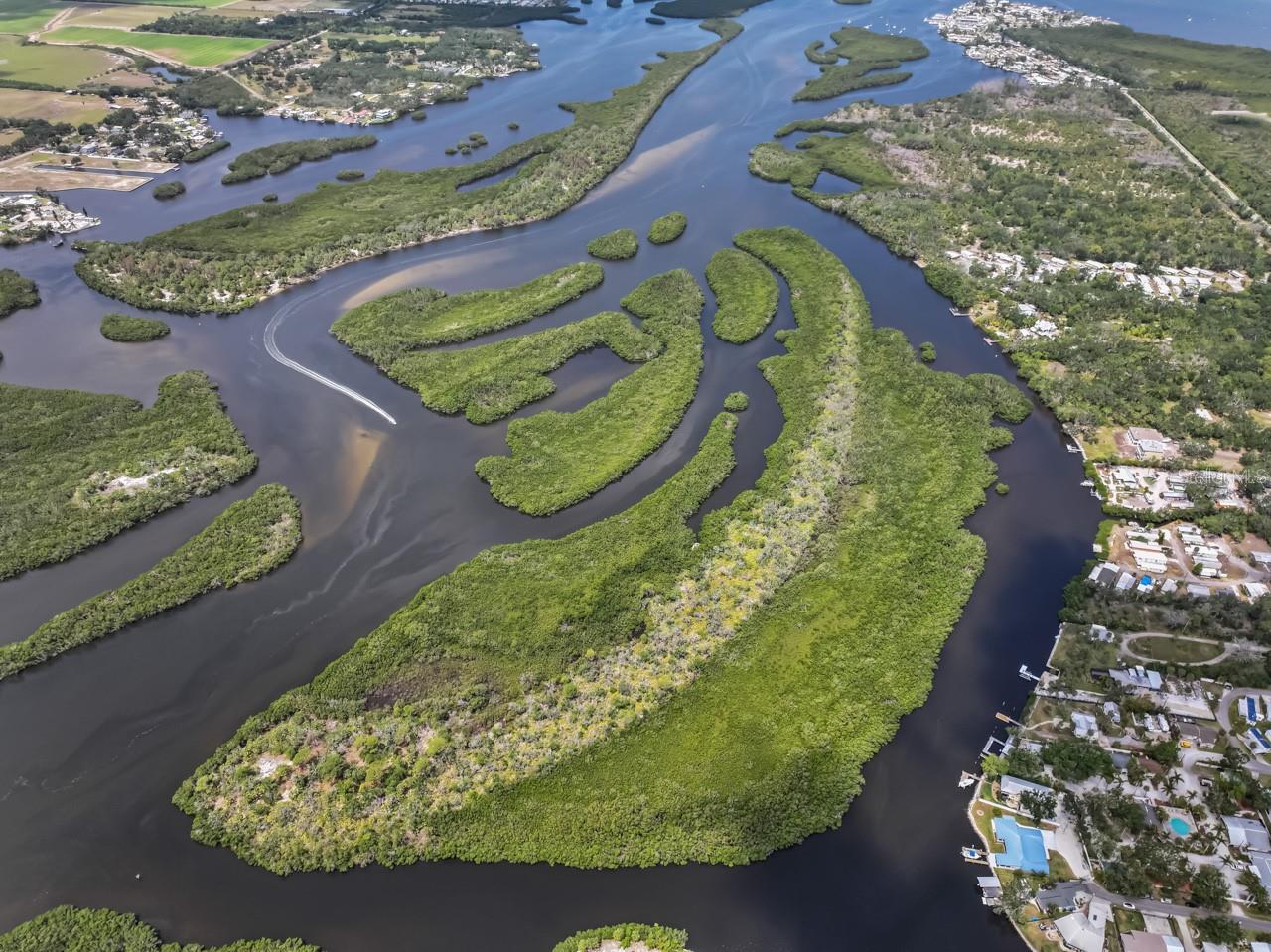 CAREYS PIRATE POINT - Residential