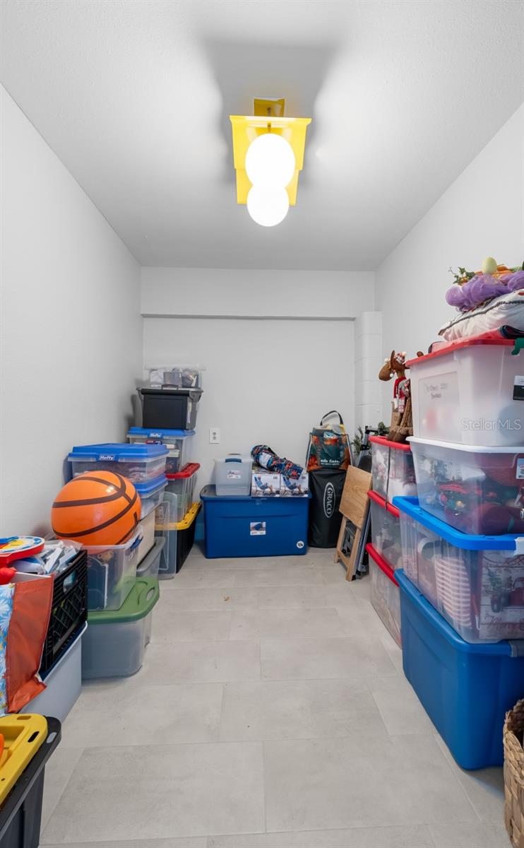 CAREYS PIRATE POINT - Residential