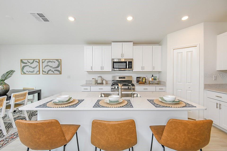 WIND MEADOWS SOUTH - Residential