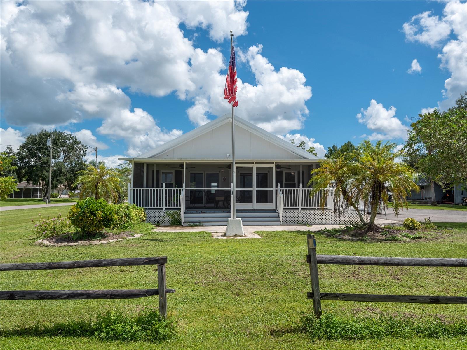 PEACE RIVER SHORES - Land