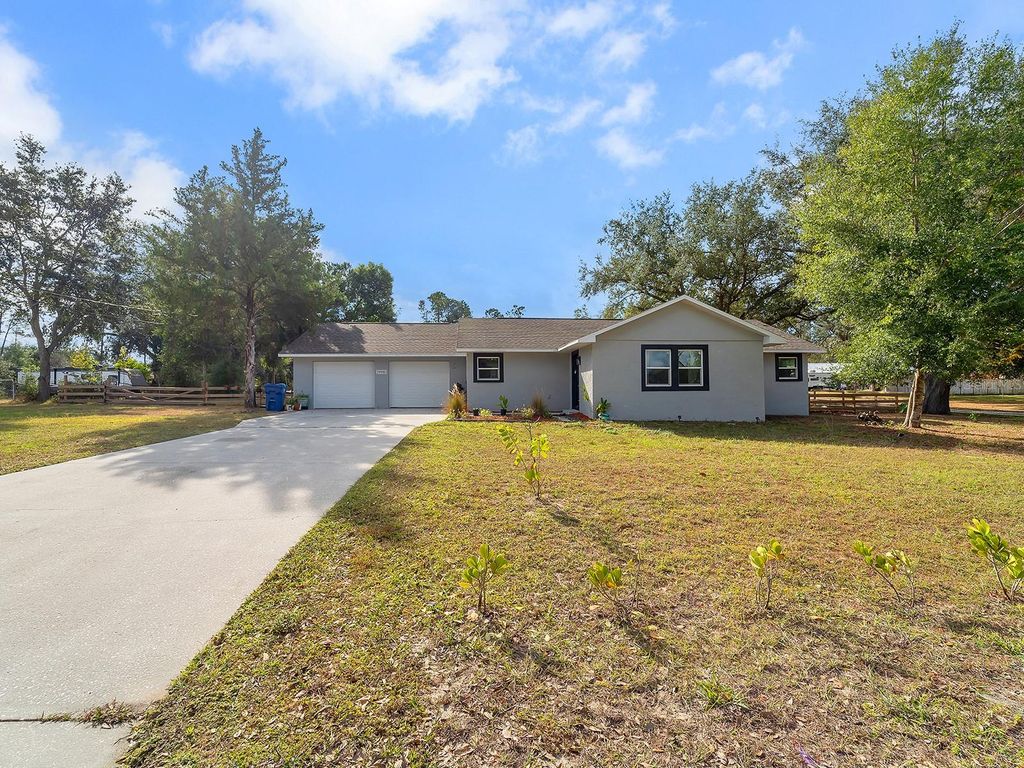 Photo of 39930 Sunburst Drive, Dade City, FL 33525 (MLS # TB8457008)