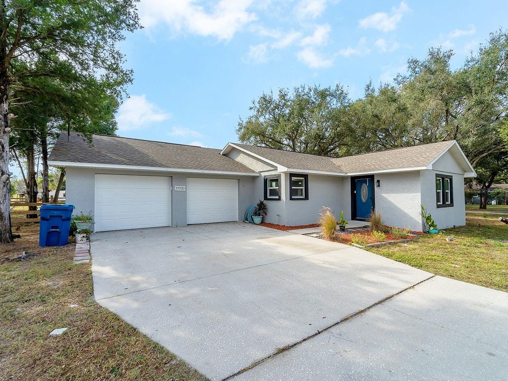 Photo of 39930 Sunburst Drive, Dade City, FL 33525 (MLS # TB8457008)