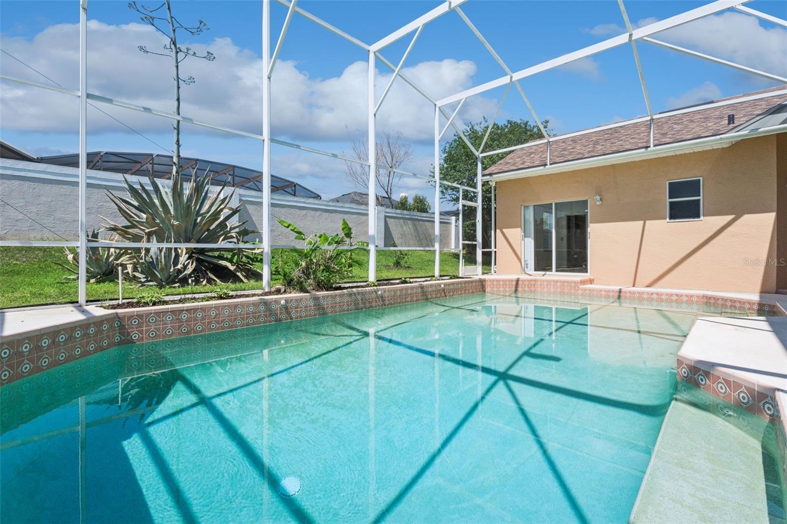 MARBLE HEAD - Residential