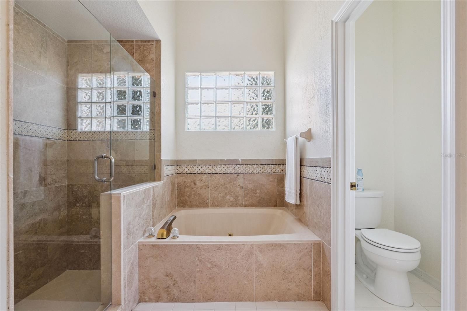 MARBLE HEAD - Residential