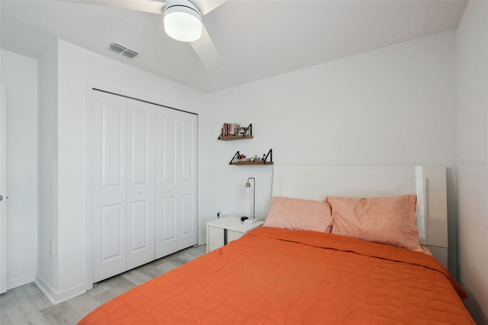 STOREY GROVE - Residential