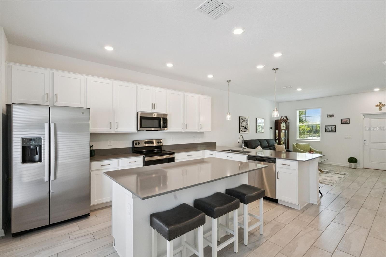 STOREY GROVE - Residential