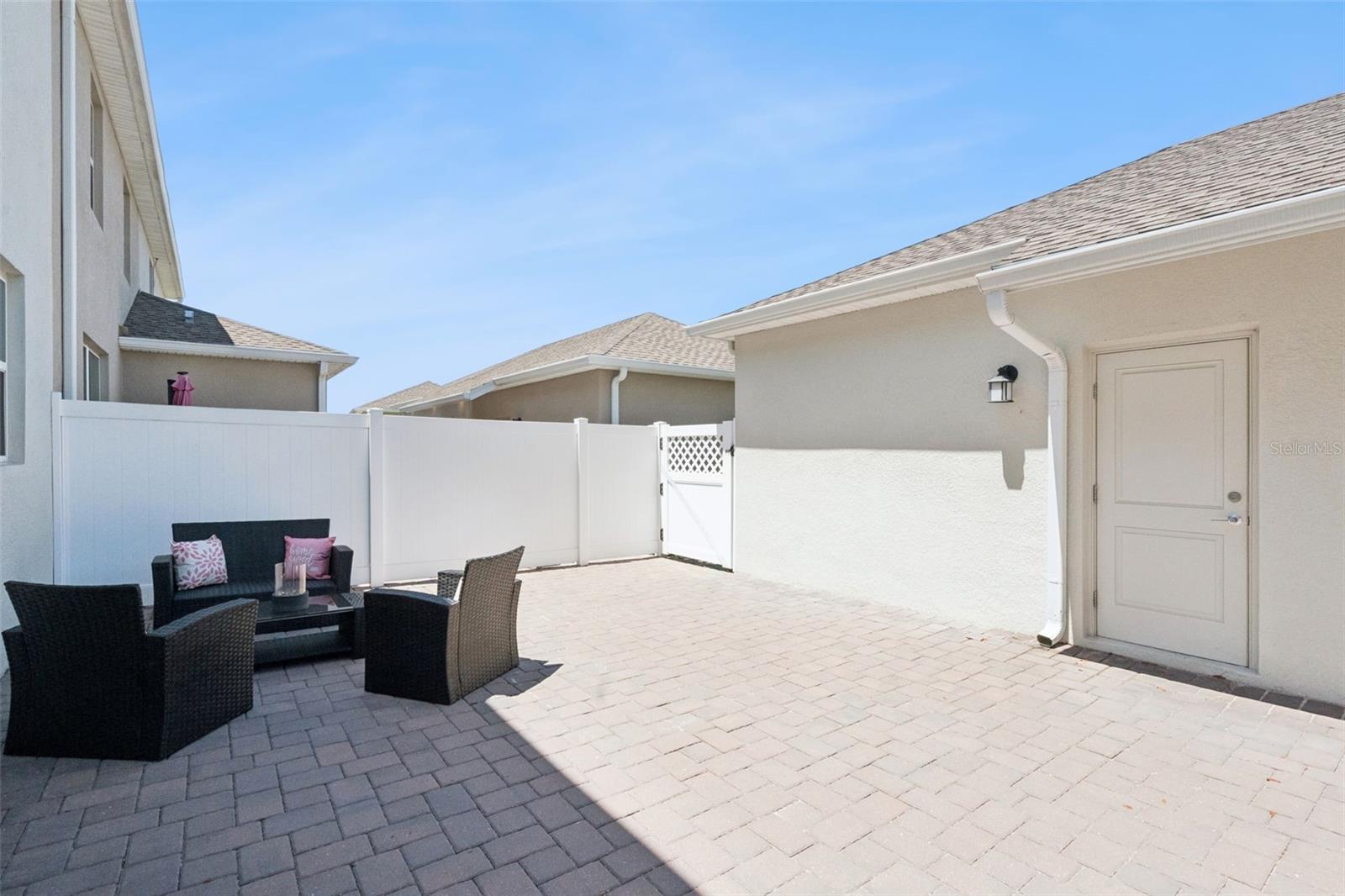 STOREY GROVE - Residential