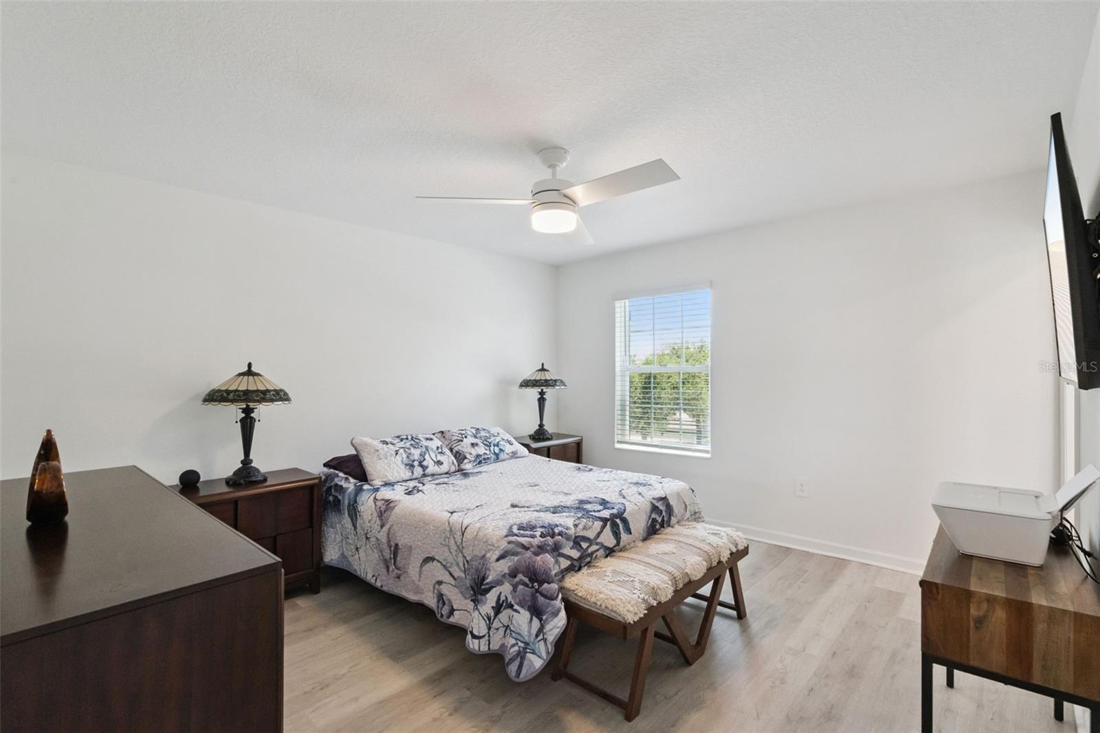 STOREY GROVE - Residential