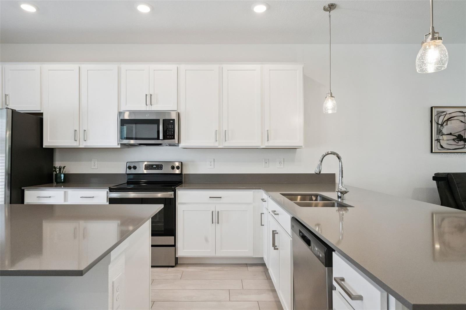 STOREY GROVE - Residential